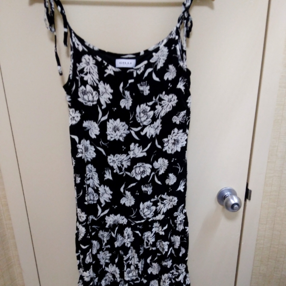 💕2 FOR $40-Scotch & Soda Size S Black and White Printed Thin Strap Maxi Dress💕